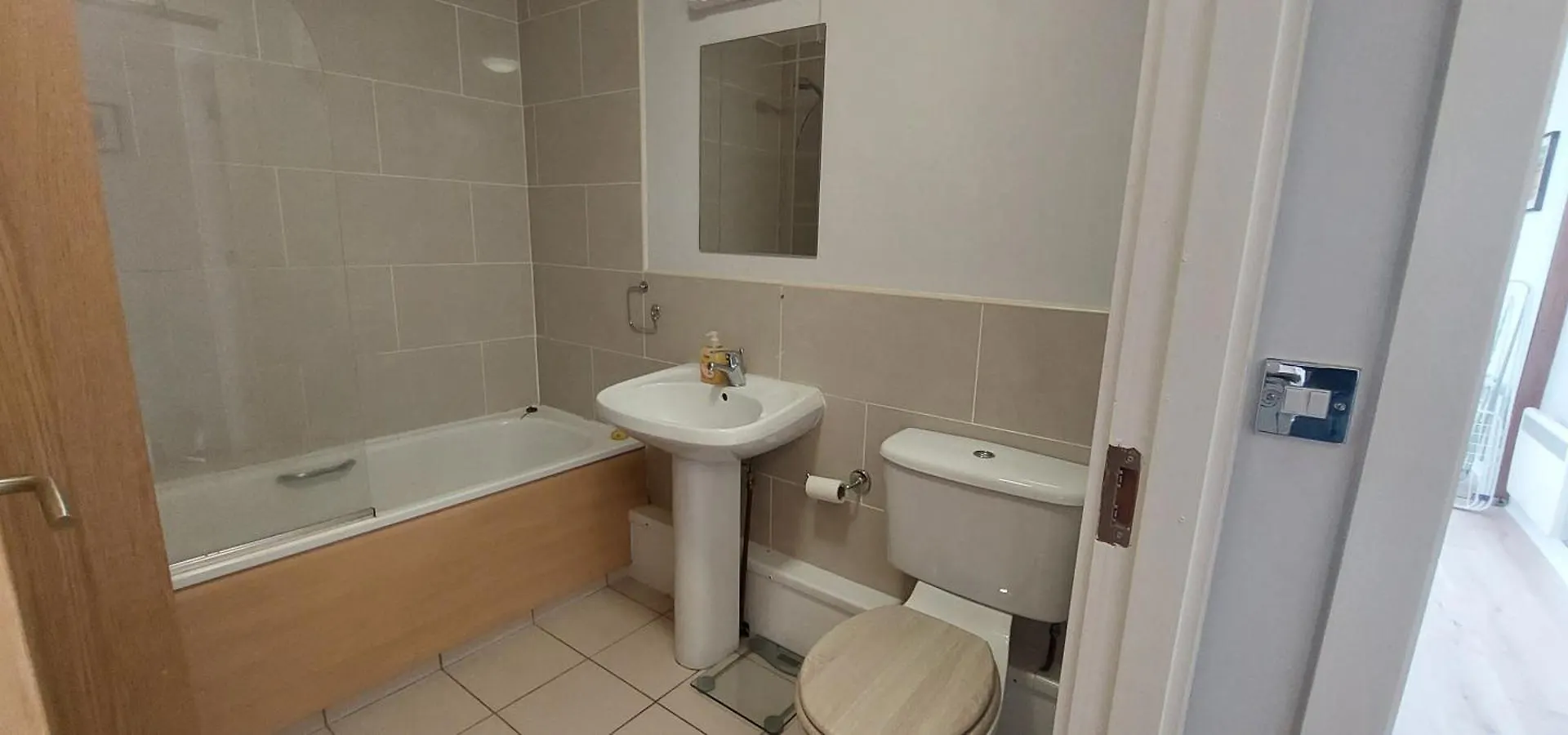 Central Modern 2Bd 4Mins To Guinness Storehouse Dublin 0*,  Írország